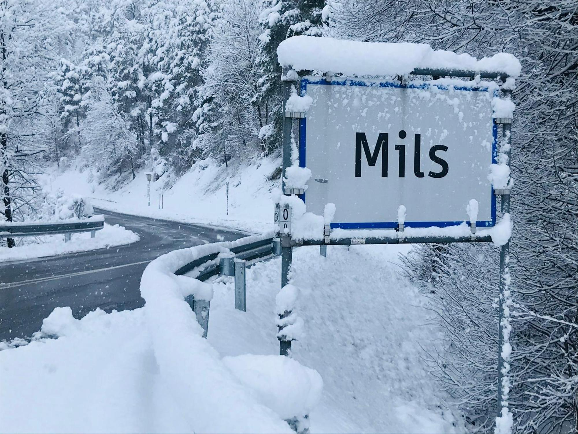 Ferienwohnung Apart Alp Line Mils bei Imst Exterior foto